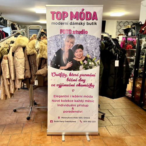 Grafický design roll-upu pro Top Móda – tisk prezentačního banneru