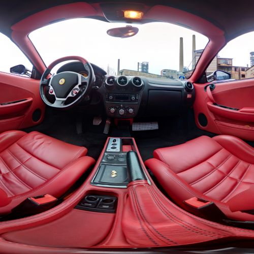 Panoramatická fotografie interiéru Ferrari pro TestDrive