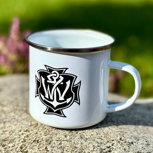 Plecháčky s motivem kapely Wanastowi Vjecy – potisk hrnků pro merchandising