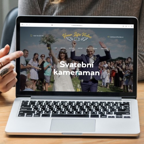 Krásné webové stránky nabízející prezentaci svatebních video služeb šikovného ostravského kameramana
